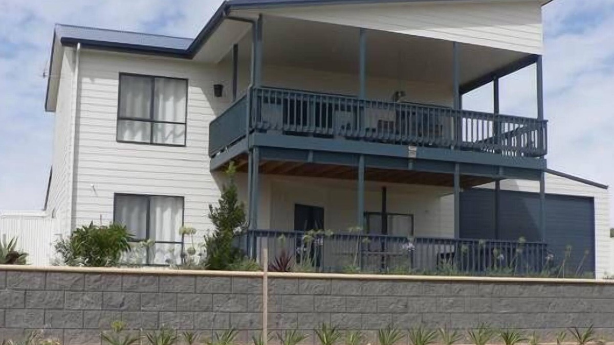 Port Hughes House | All Decked Out!