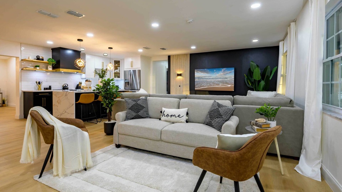 Tampa House | All-Encompassing Retreat w/Pool & Game Room!