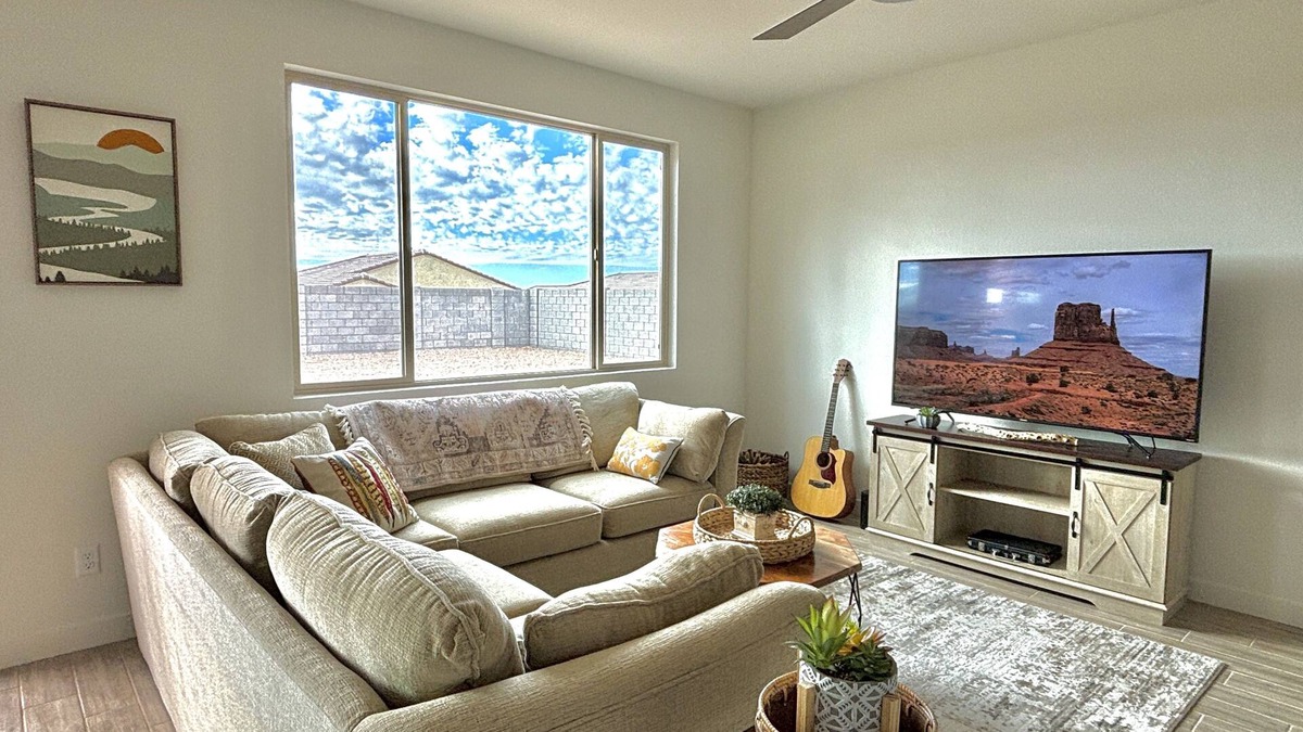 Entrada Del Oro House | All Fore! The Views! Putting Green! King Bed!