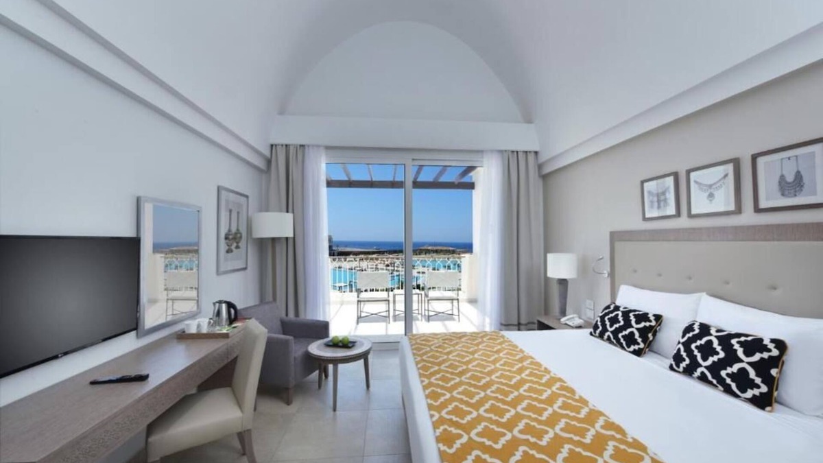 El Quseir Hotel | All-Inclusive Red Sea Stay | 3 Rooms, Pools, Spa, Tennis & Private Beach Access