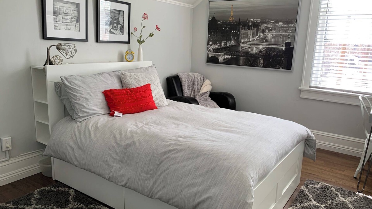 Midtown Apartment | All-inclusive professional studio in beautifully remodeled historic home Midtown