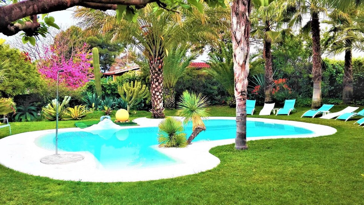Godelleta Ski Chalet | "ALL NATURE"- Private Oasis.15km to airport. 25 km to Valencia. Sleeps 14+3