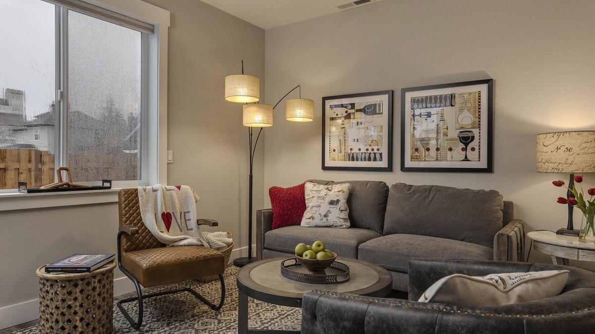 Carlton House | All New! Maison Monroe in Carlton