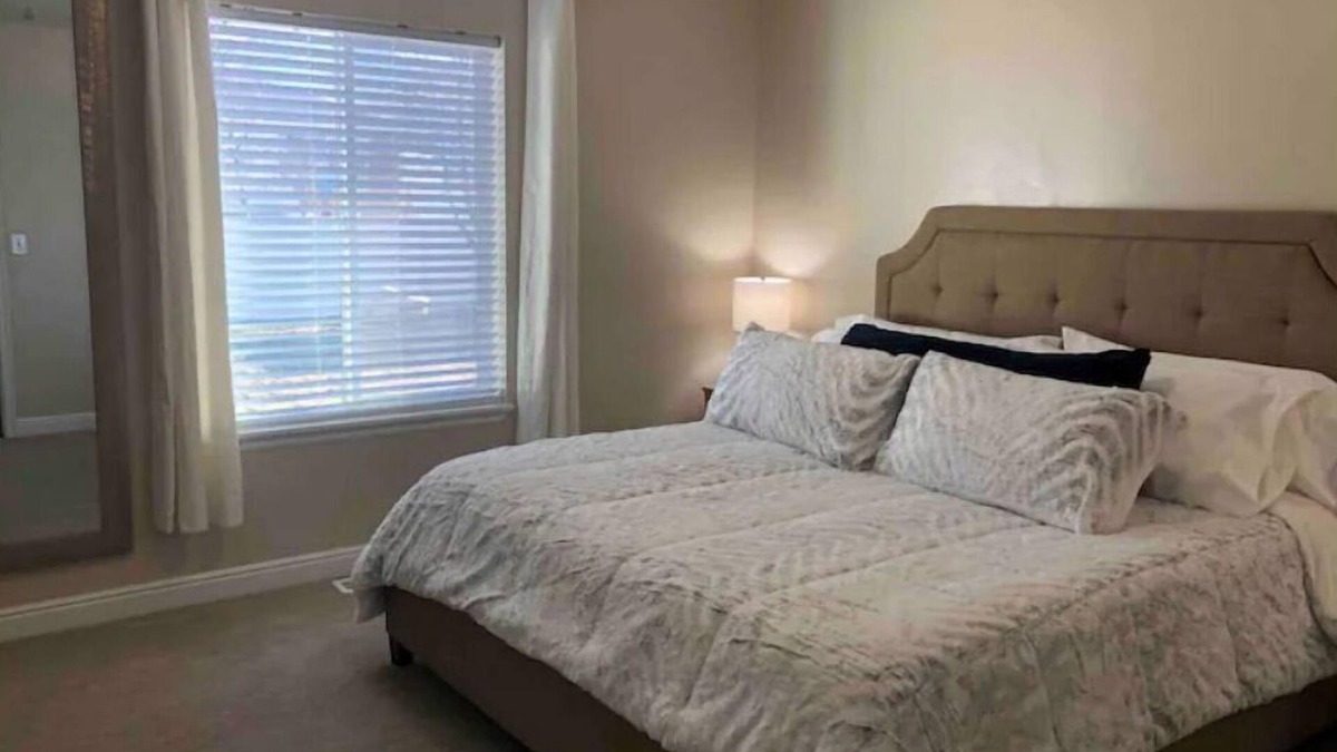 Smithfield House | All newly Updated 6-bedroom residential home.