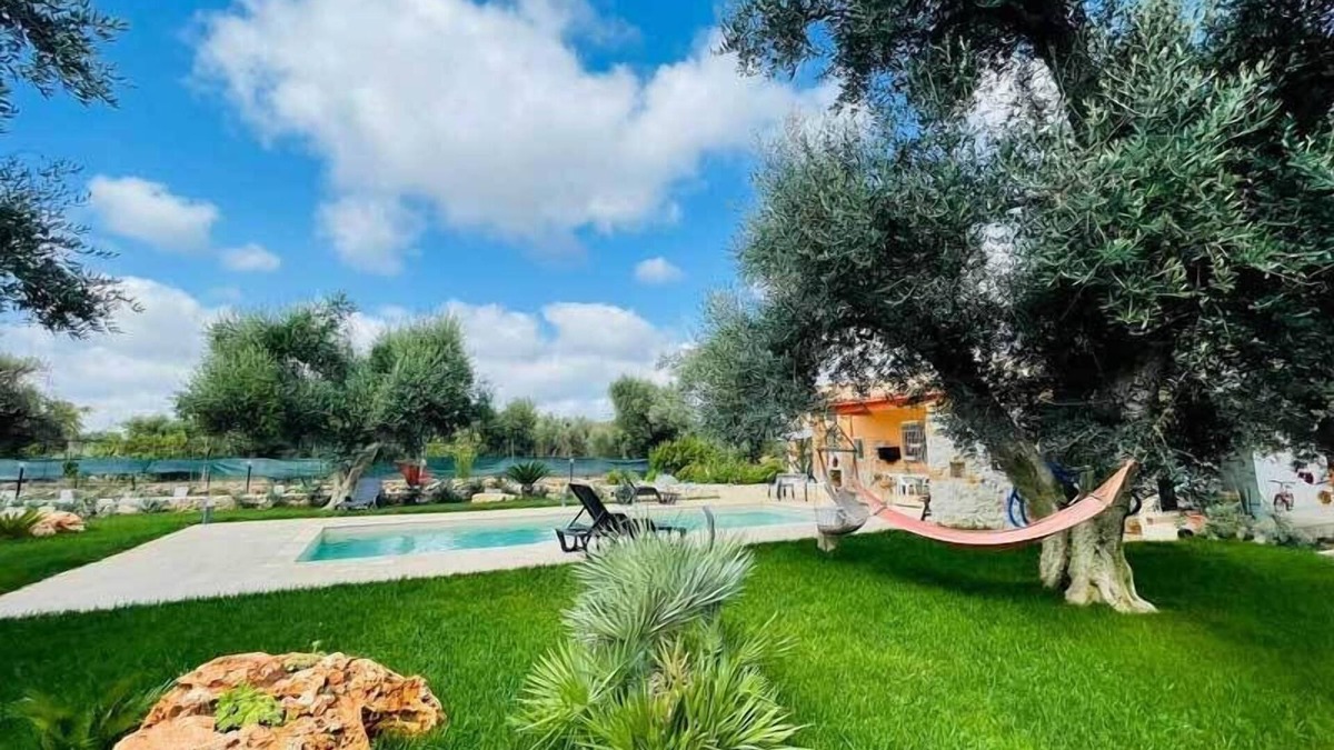 Latiano Villa | All' Ombra degli Ulivi by BarbarHouse