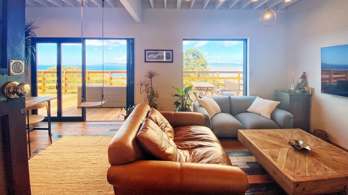 Tateyama House | All rooms have an ocean view! Sauna/Jacuzzi/private beach/wood deck etc. An interior that makes you feel like you are abroad!