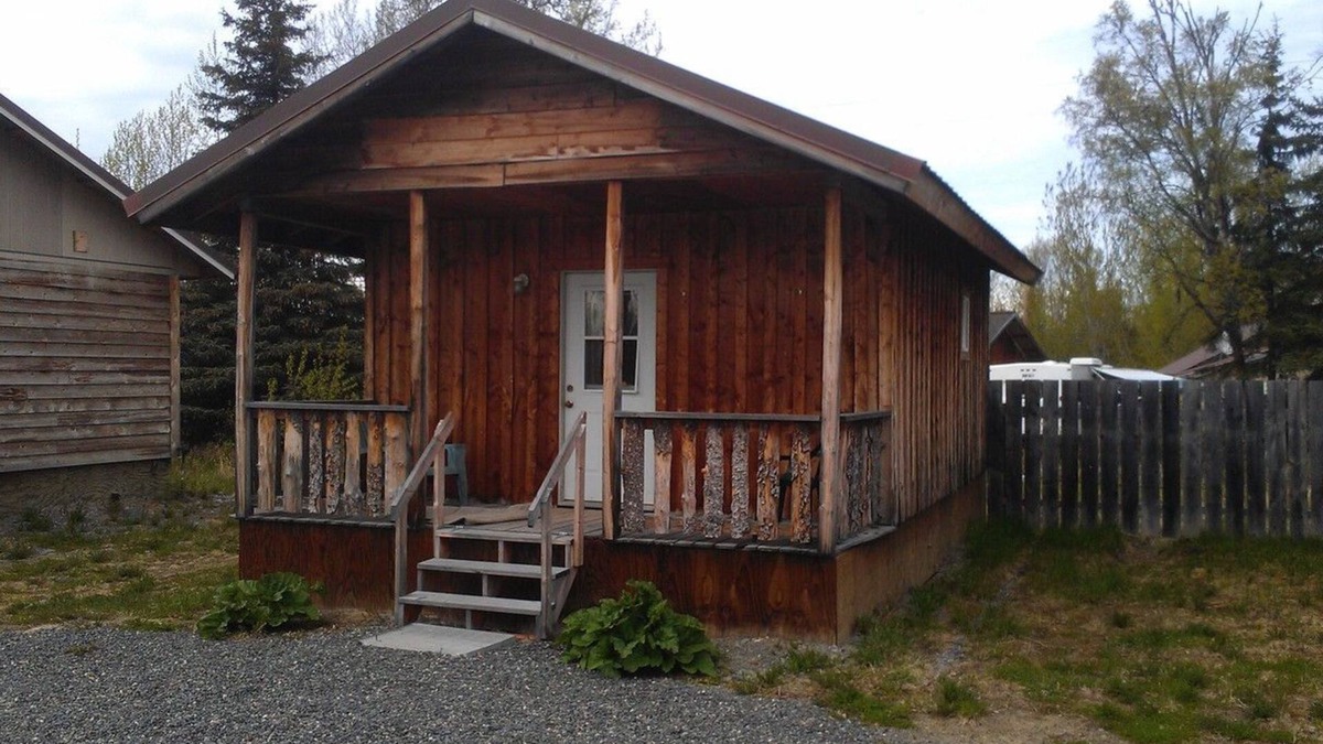 Ninilchik Cabin | All Seasons Campground & Cabins