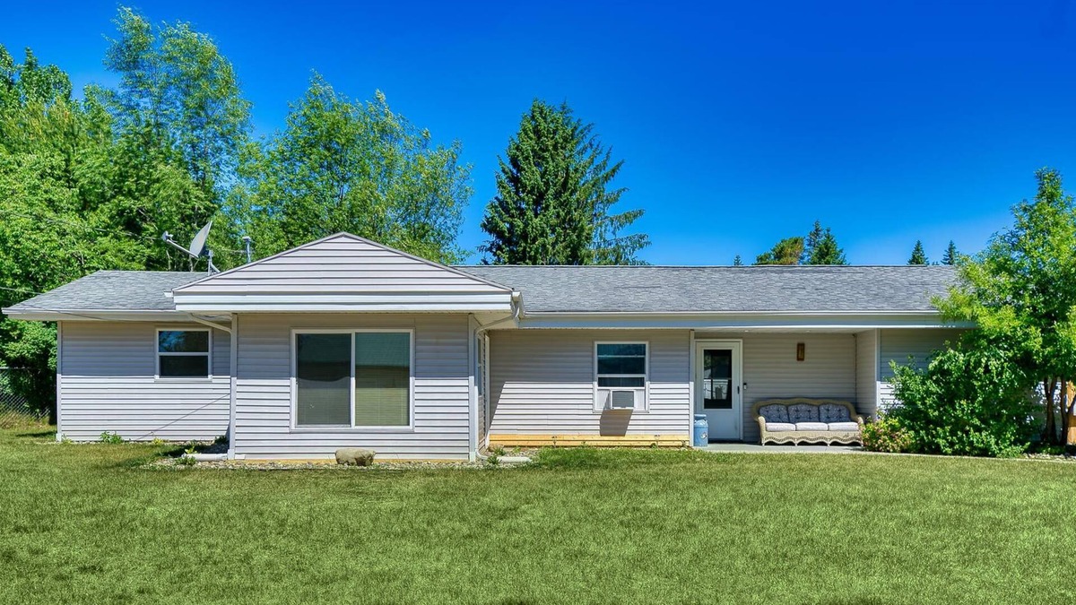 Roscommon House | All Seasons Getaway