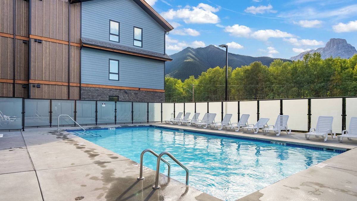 Copperstone Resort Apartment | All Year Heated Pool & Tub! New!