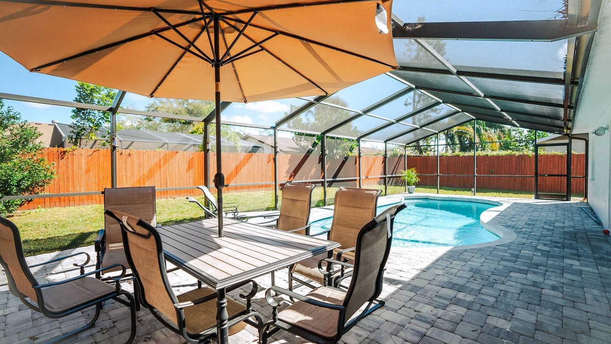 Lake Sarasota House | All you need to feel right at home while away from home! office/pet friendly