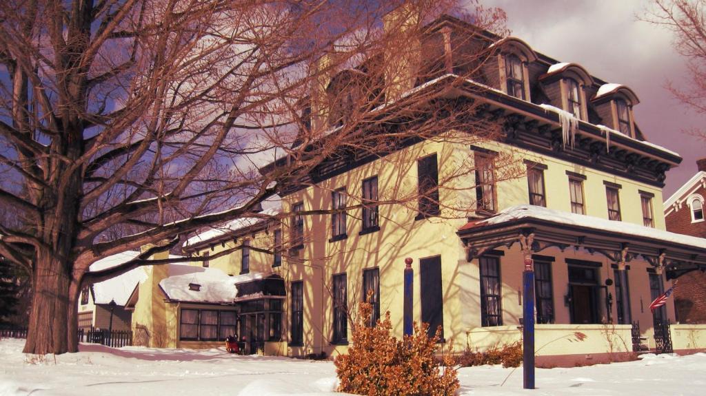 Hollidaysburg Bed & Breakfast | Allegheny Street Bed & Breakfast