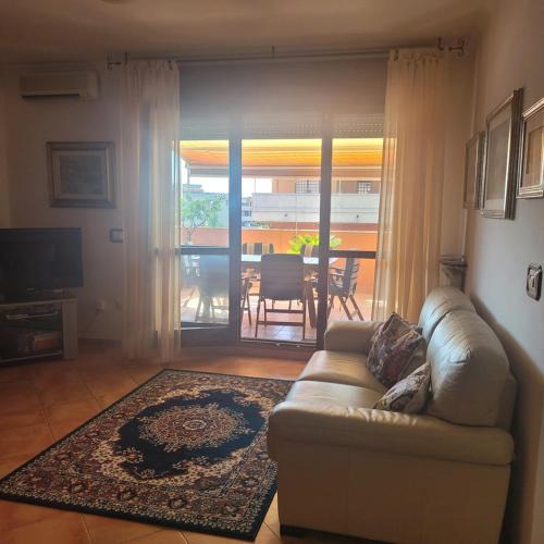 Zona XXXIII Acilia Sud Apartment | Alloggio per uso turistico ECM Giardino di Roma