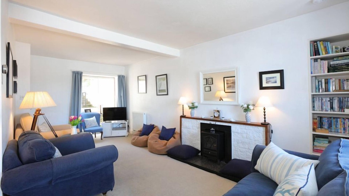 Kippford Cottage | Allonby Cottage - a cottage that sleeps 7 guests in 4 bedrooms