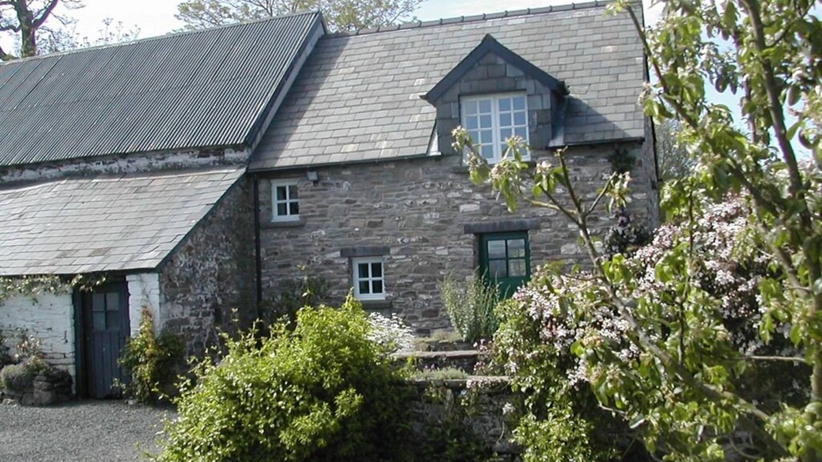 Pwllgloyw Cottage | Alltybrain Farm Cottages and B&B