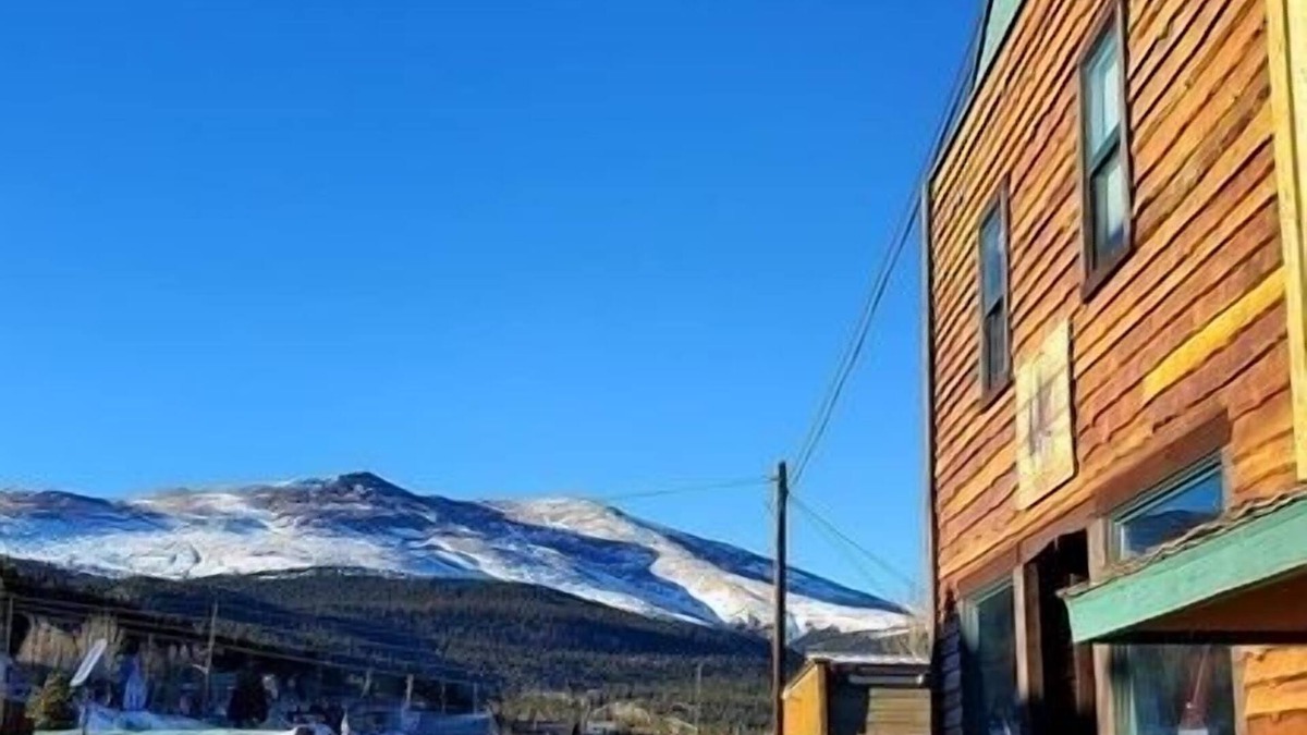 Alma House | Alma House -Stay and play in the high country