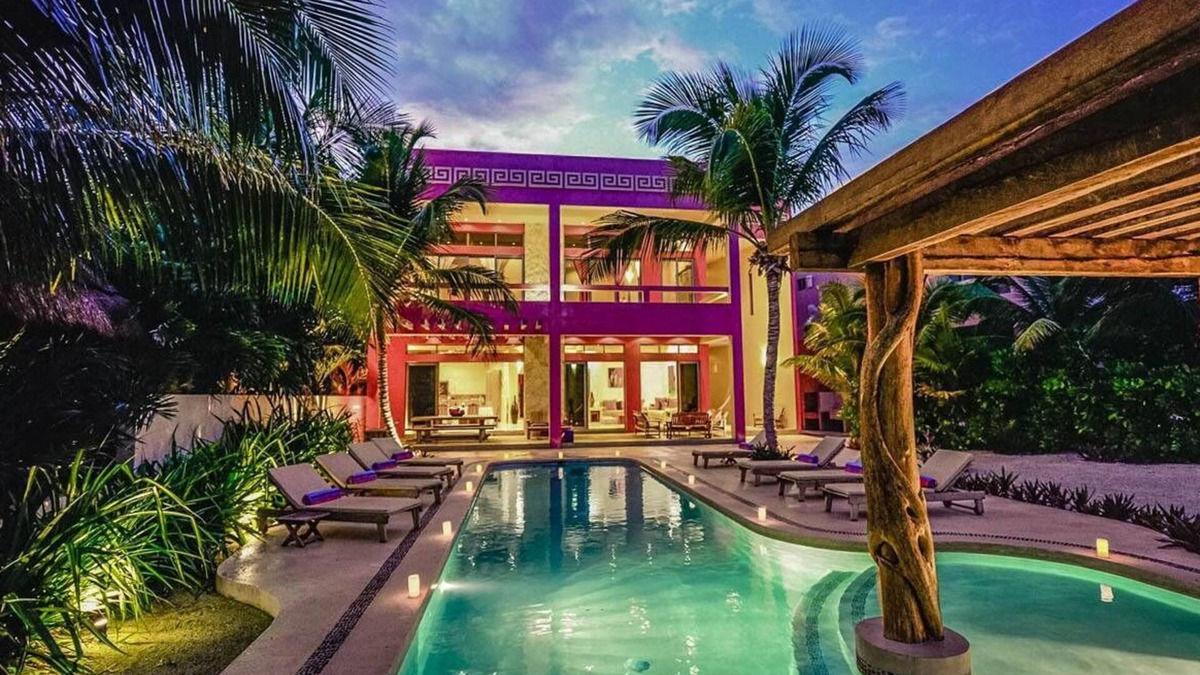 Akumal Villa | Alma Rosa: Jade Bay's jewel, elegant beachfront villa with a heated pool!