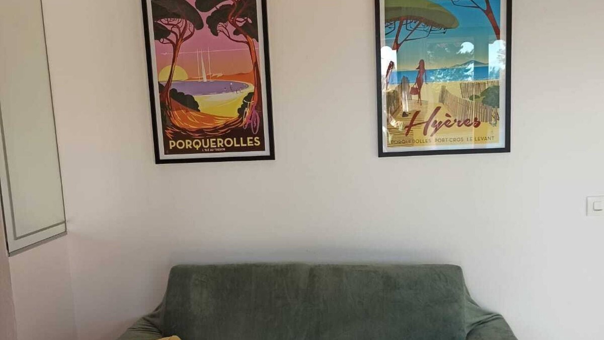 Toulon - Hyeres Apartment | Almanarre beach house 2