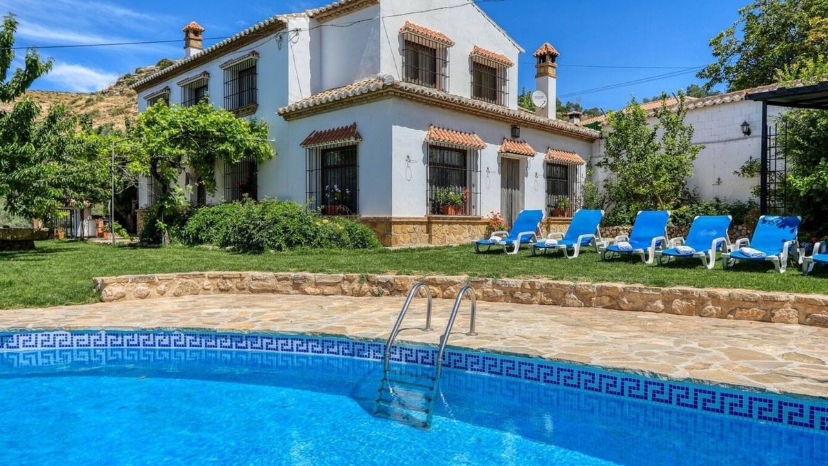 Antequera Villa | Almendros Antequera - Los Nogales by Ruralidays