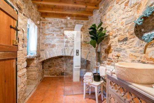 Filoti House | Almond Blossom Cottage 1