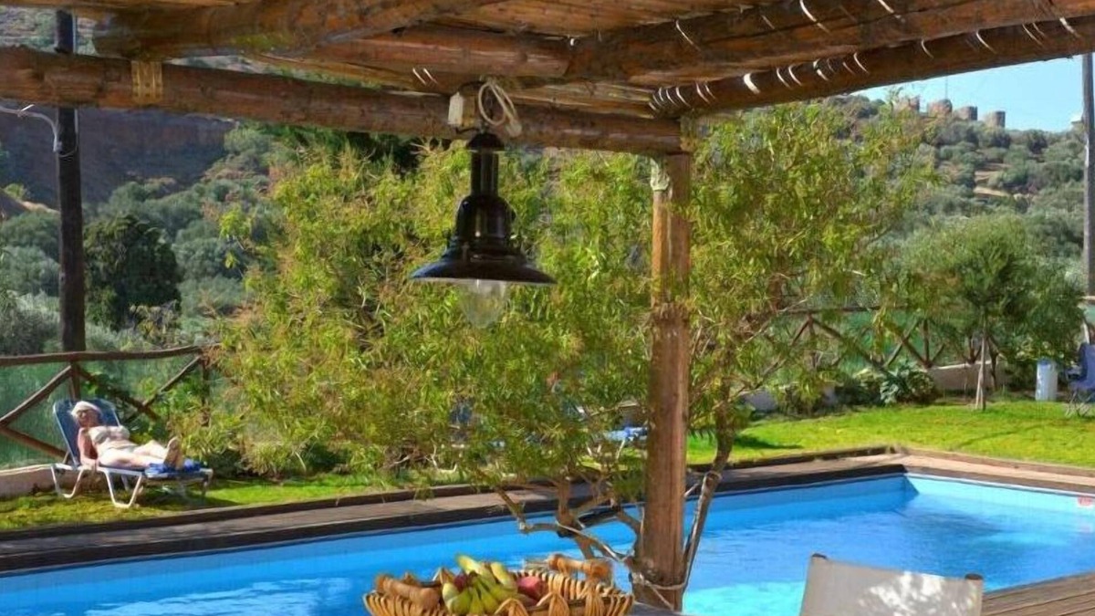 Vrouhas Villa | Almond Trees Villas