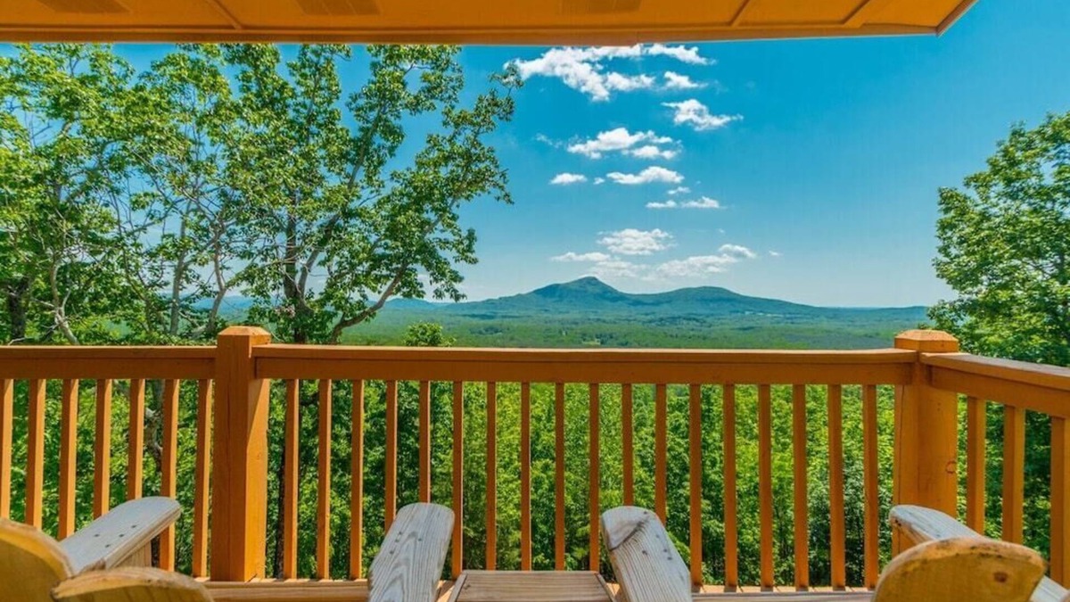 Helen Cabin | Almost Heaven | 3BR 3BA | Year-Round Mountain Views | Hot Tub and Pool Table