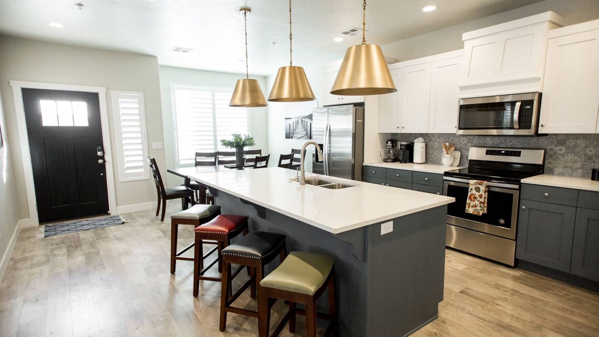 Washington Fields Condo | ❀Aloha❀ - Tropical Island Retreat | POOL IS OPEN!