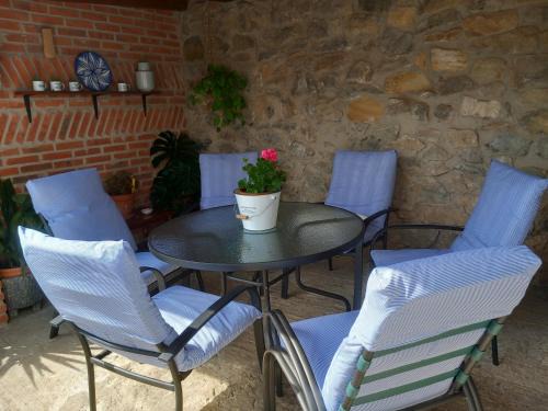 Cobreces Hostel | Alojamiento El Pino