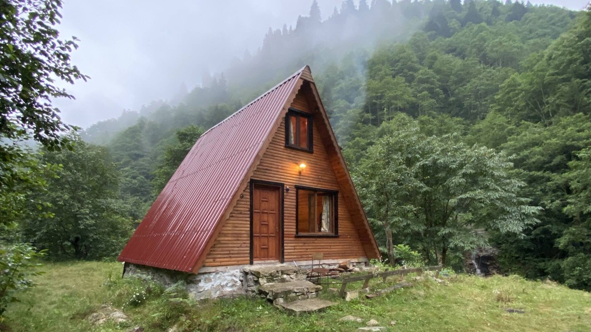 Cayeli House | Alone on the Mountain