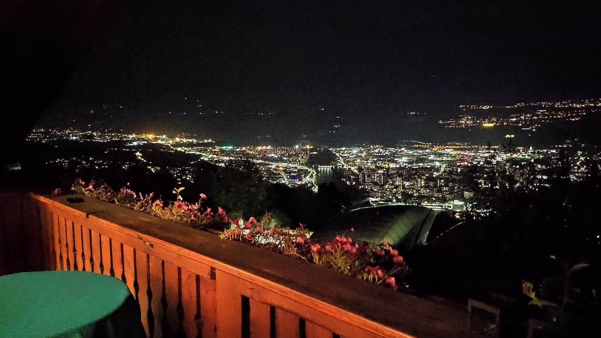 Hungerburg-Hoheninnsbruck Apartment | Alpendohle Residenz - Stunning View over Innsbruck near Hungerburgbahn