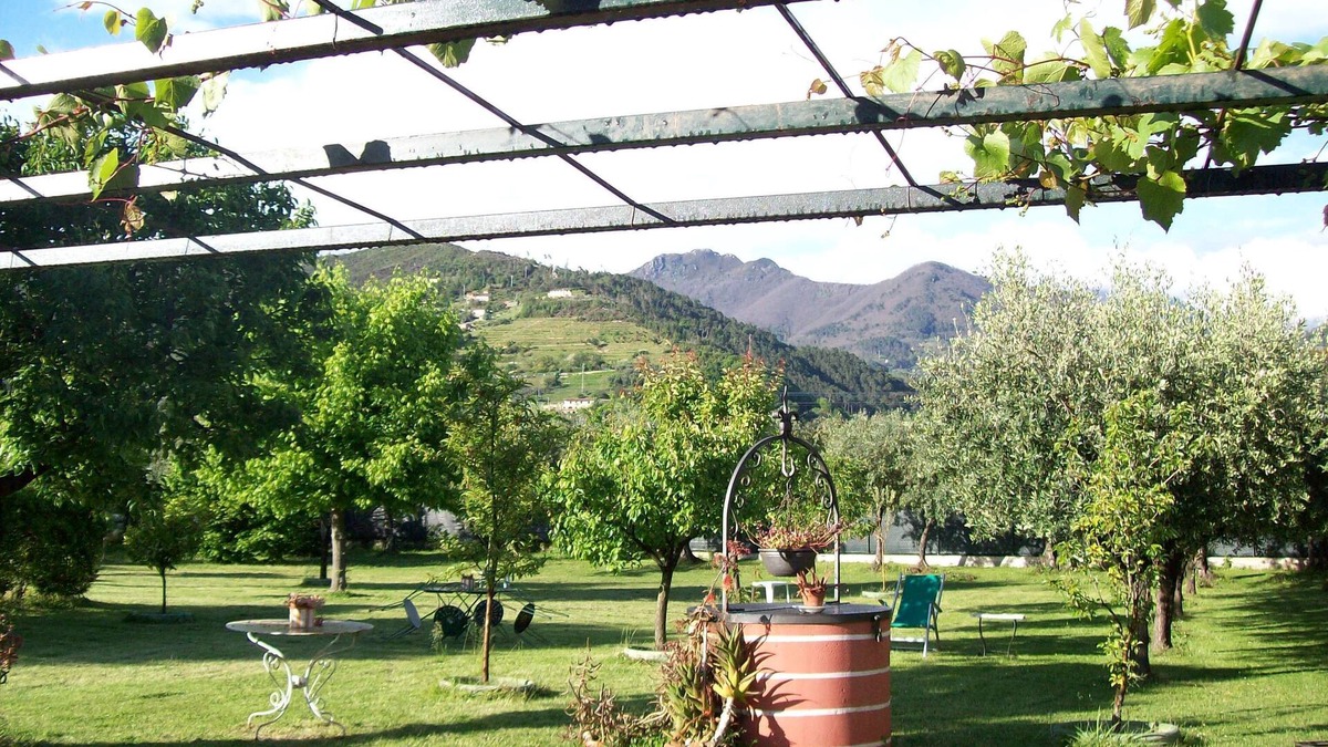 Ripa-Pozzi-Ponterosso Other | Alpi Apuane:colored flat in ancient farmhouse 4km from the sea and near the Alps