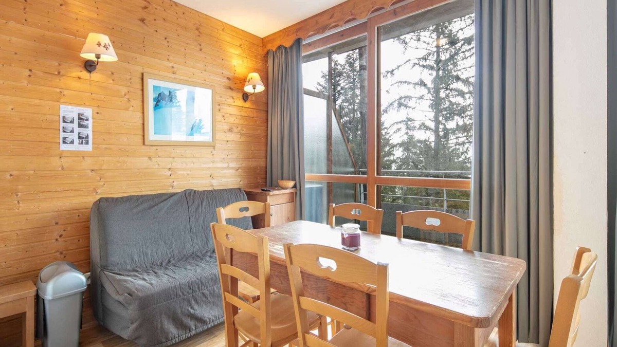Chamrousse Apartment | Alpine Comfort for Six Guests