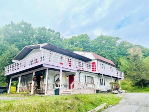 Highmount House | Alpine Four Season Lodge, Belleayre NY, Sleeps 22,