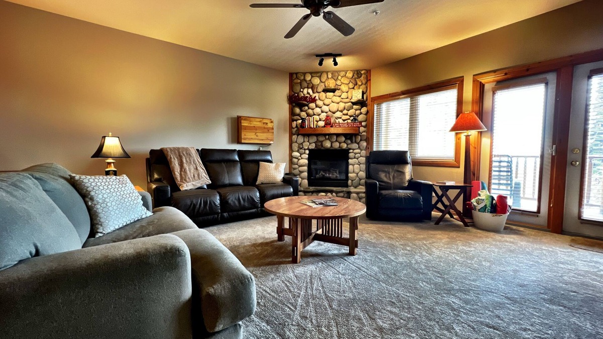 East Kootenay Condo | Alpine Retreat: 2BR Ski-In/Ski-Out Condo with Private Hot Tub