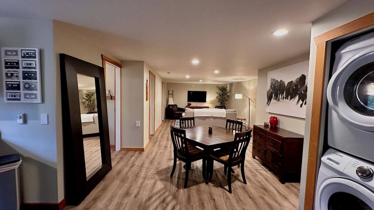 East Kootenay House | Alpine Retreat Basement Suite