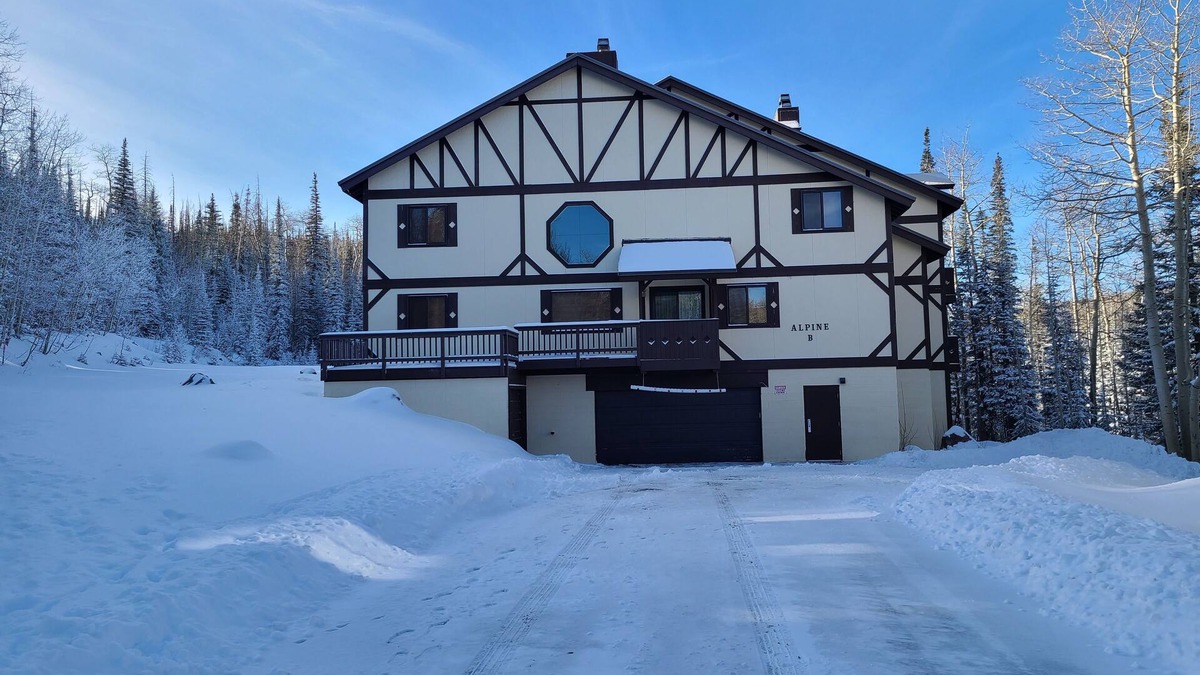 Brian Head Condo | Alpine Retreat in beautiful Brian Head, UT