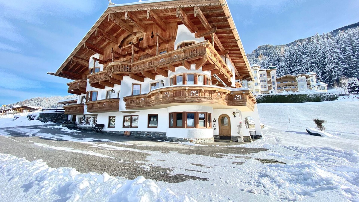 Muhlthal Apartment | Alpine retreat – ski bus at your doorstep
