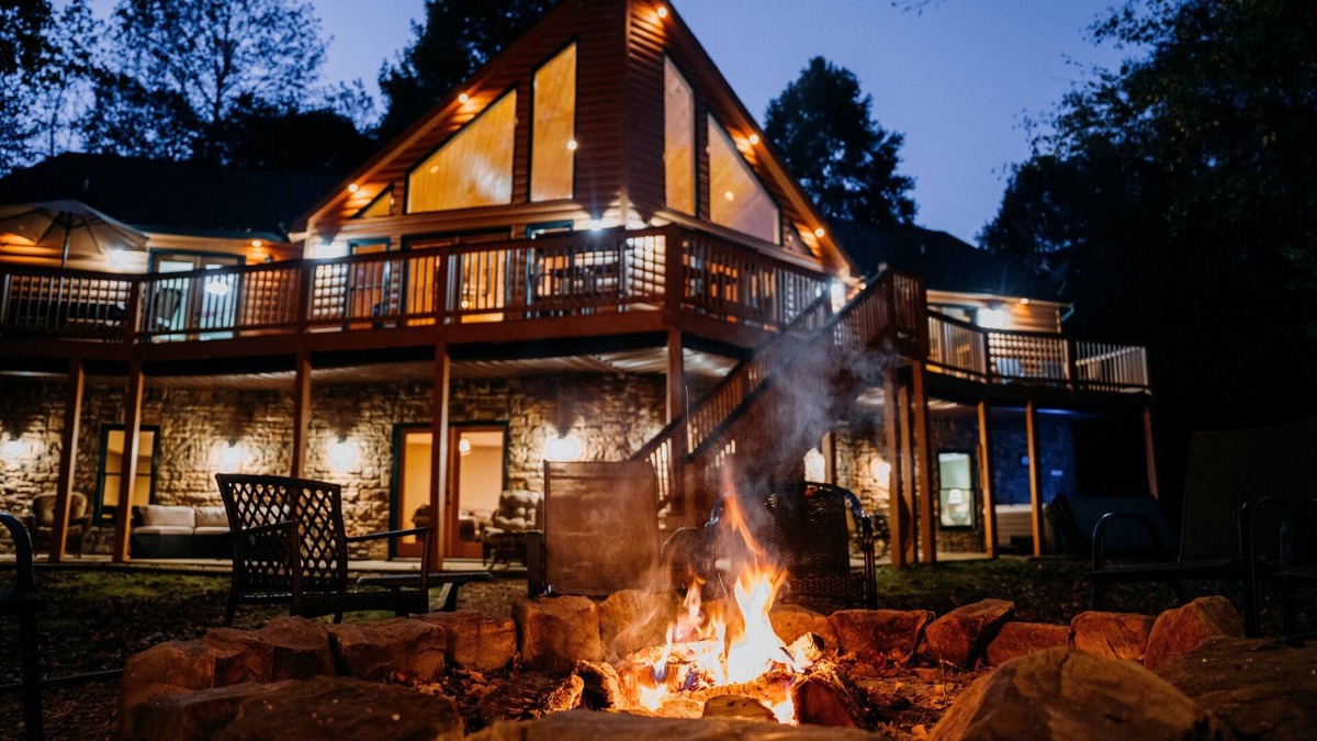 Sautee Nacoochee Cabin | Alpine River Escape - Secluded Chattahoochee Riverfront Luxury Log Cabin 5BR 4BA