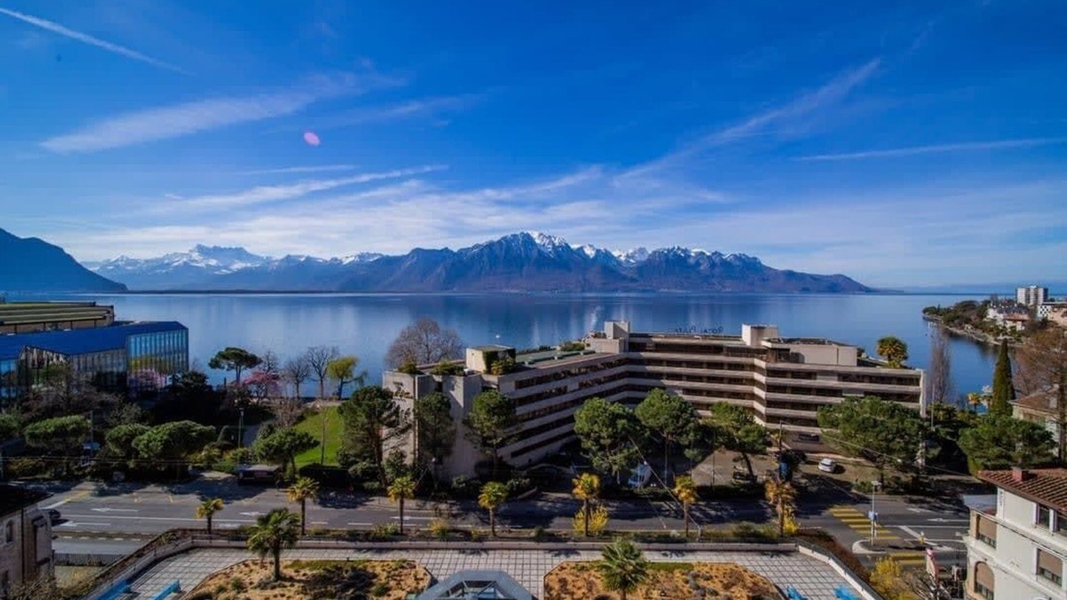 Montreux City Centre Apartment | Alpine Stunning Apartment in Montreux by GuestLee