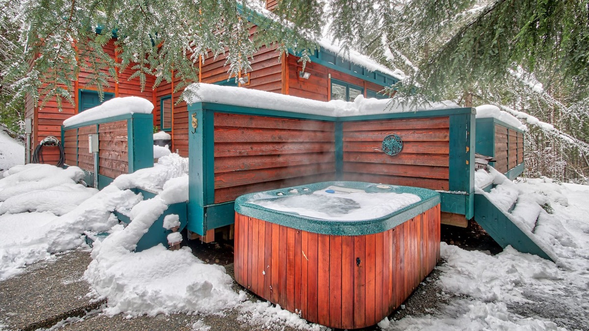 Packwood House | Alpinwald "Alpine Forest"- Hot tub, BBQ, outdoor entertainment area, fire pit