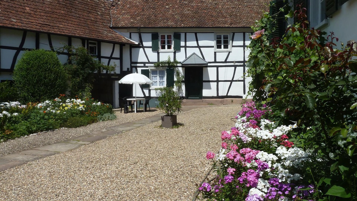Brumath House | Alsatian house on property with garden, in Brumath, near Strasbourg.