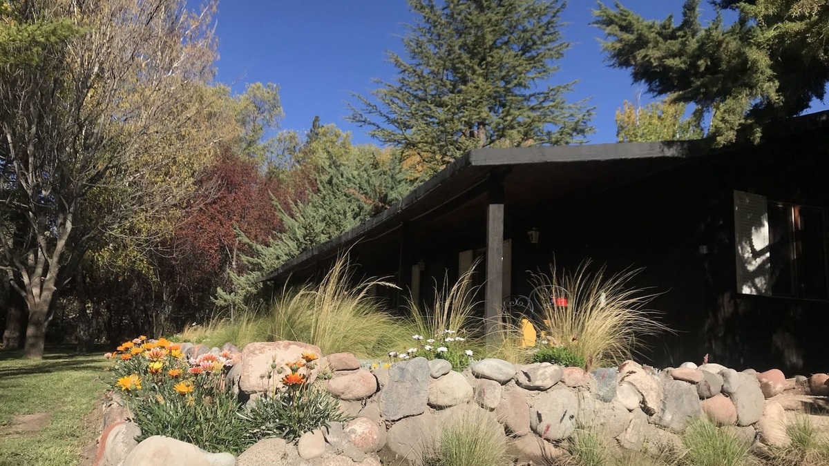 San Carlos Department Cottage | Altamira Lodge a cottage surrounded by vineyards