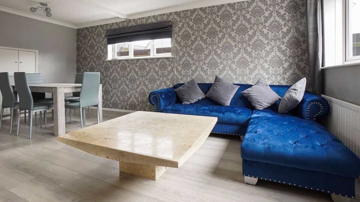 Hockley Heath House | ALTIDO Spectacular 4-bed house w/ Patio & Parking