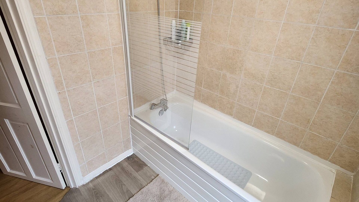 Selhurst Apartment | Alto Serlux London - Croydon: 2-Bed: Sleeps 5–6, Netflix, Family-Friendly
