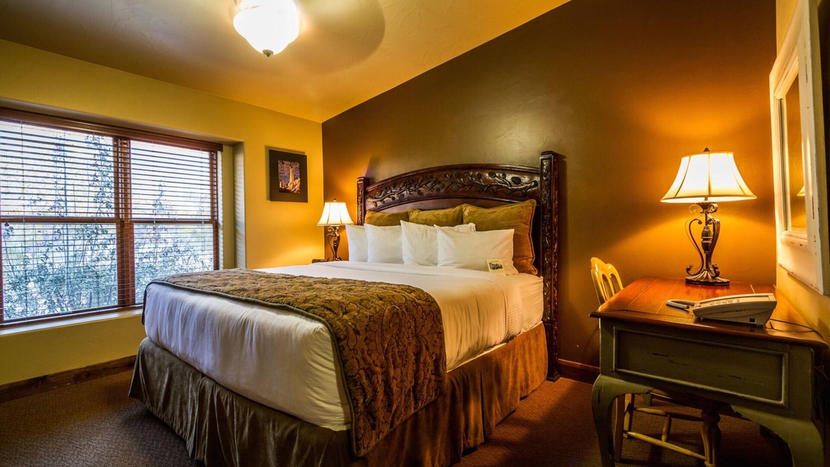 Zion National Park South Entrance Hotel | Always a Great Idea To Unwind! Near Zion Nature Center with Outdoor Pool