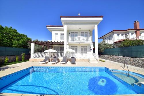 Yesiluzumlu Villa | Alya Üzümlü