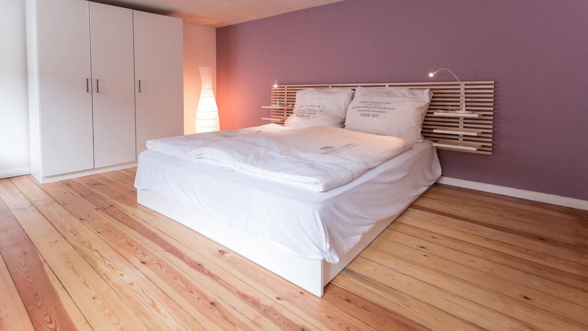 Flensburg Apartment | Am alten Kaufmannshof - whirlpool bath, shower, TV, WLAN, washing machine, parking space