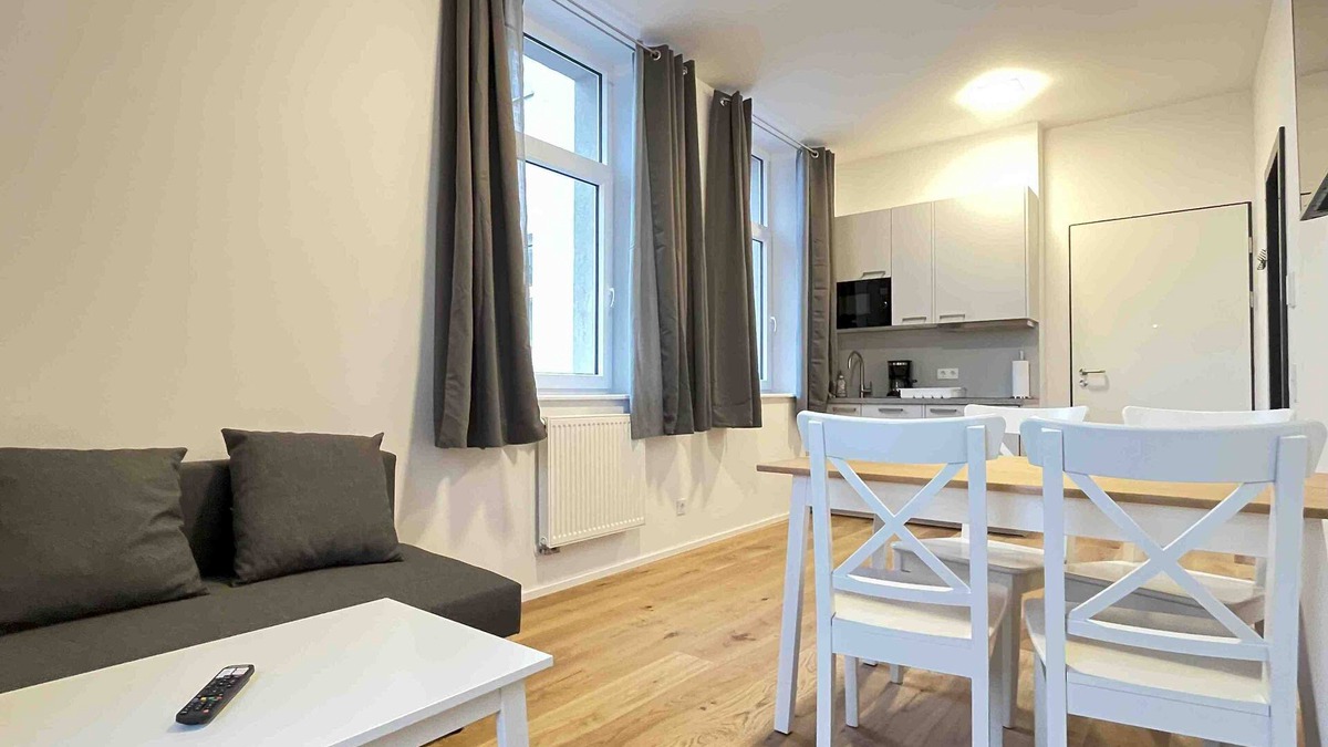 Amberg Apartment | (AM1062) Smart apartment for fitters