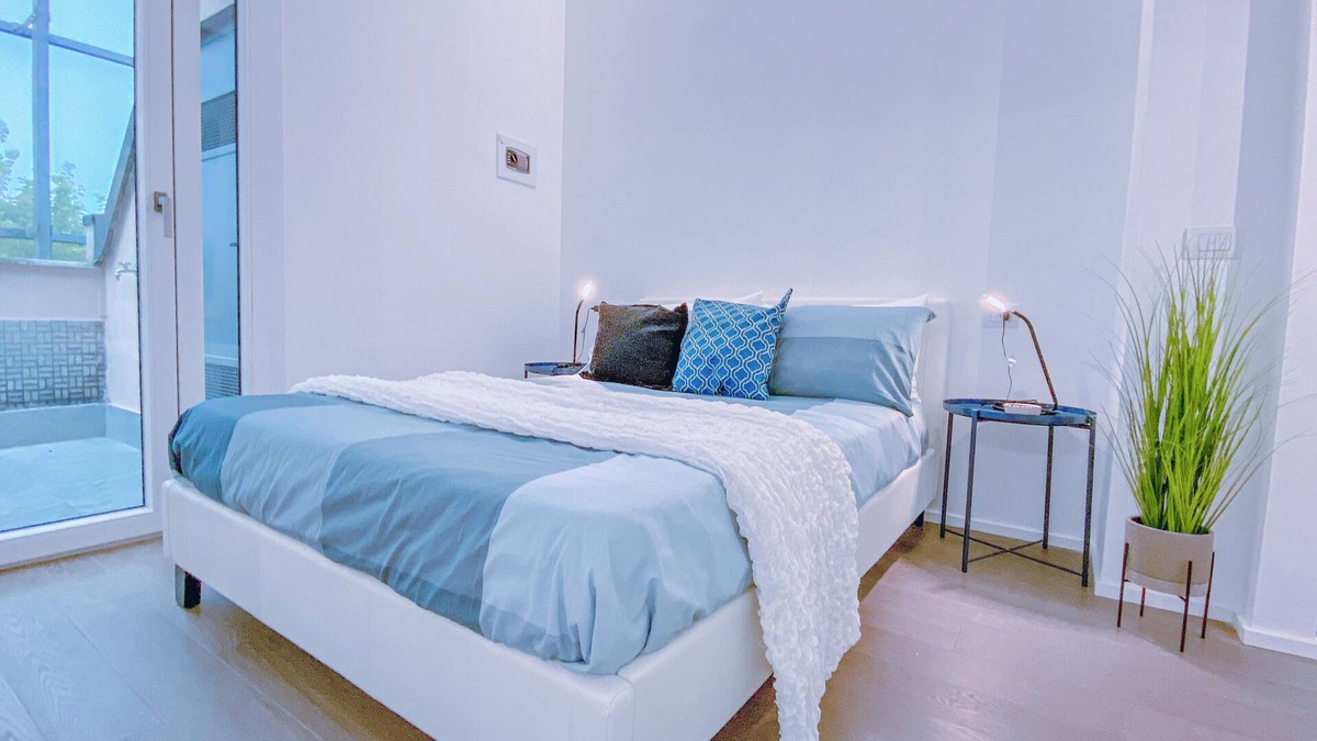 De Angeli Apartment | AM65 SUITE - 16 min Duomo +Terrazzo + Parcheggio