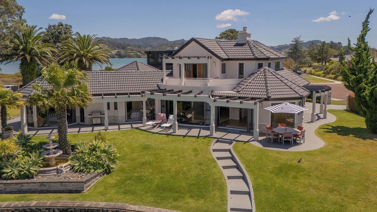 Pauanui House | Amalfi - Pauanui Holiday Home