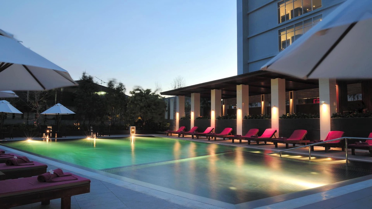 Racha Thewa Hotel | Amaranth Suvarnabhumi Hotel - Free Suvarnabhumi Airport Shuttle